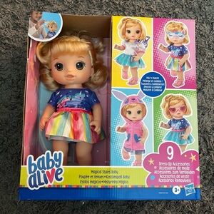 Brand New - Hasbro Baby Alive Magical Styles Baby Blonde 9 Dress Up Accessories